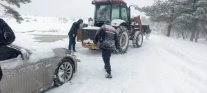 Taraklı’da Yoğun Kar, 15 Araç Mahsur Kaldı