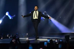 Tarkan’ın 7 yıl sonra verdiği konsere “Kuzu Kuzu” dansı damga vurdu