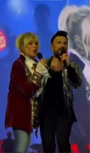 Tarkan’ın sahnesine bu sefer Ajda Pekkan çıktı