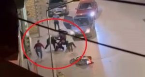 Tartıştığı ağabeyini sokak ortasında bıçakladı