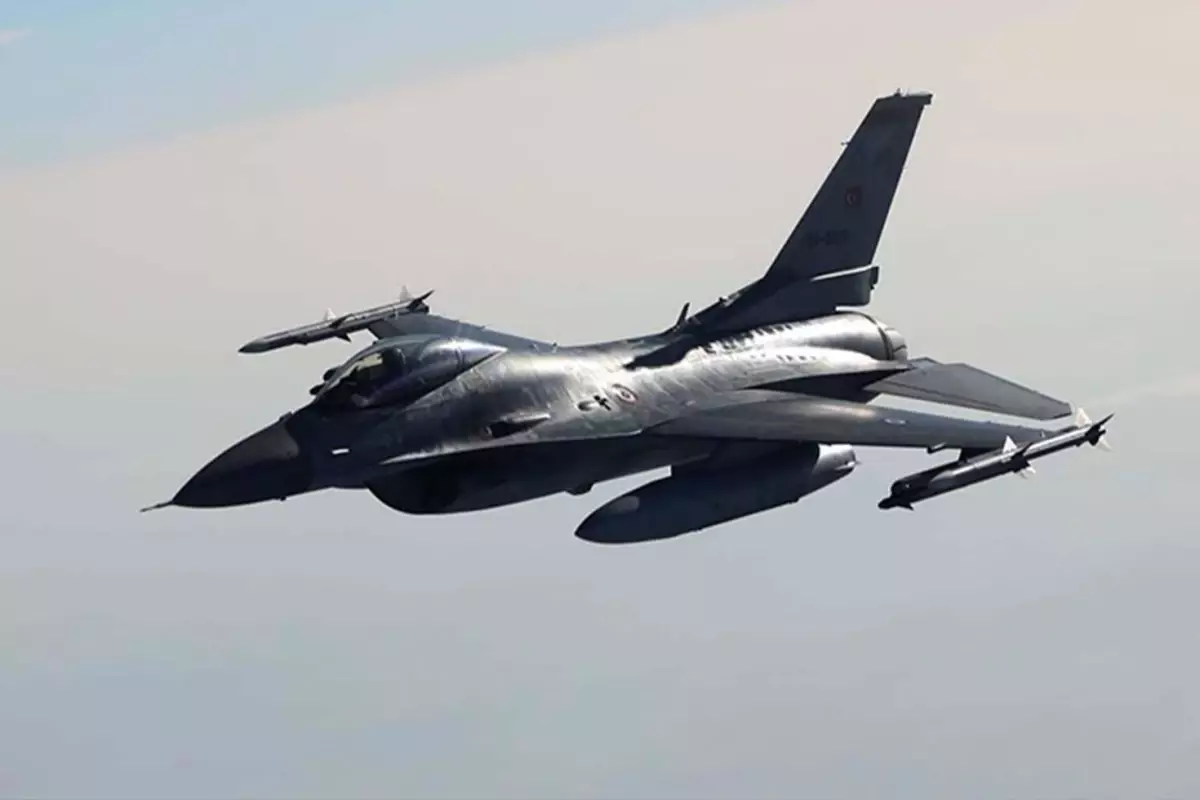 Tayvan’da F-16 Uçağı Düştü