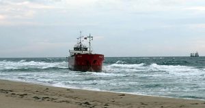 Tekirdağ’da kuru yük gemisi karaya oturdu