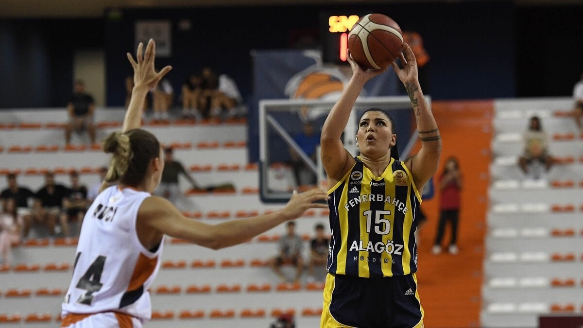 Tilbe Şenyürek’te “Guillain-Barre Sendromu” tespit edildi