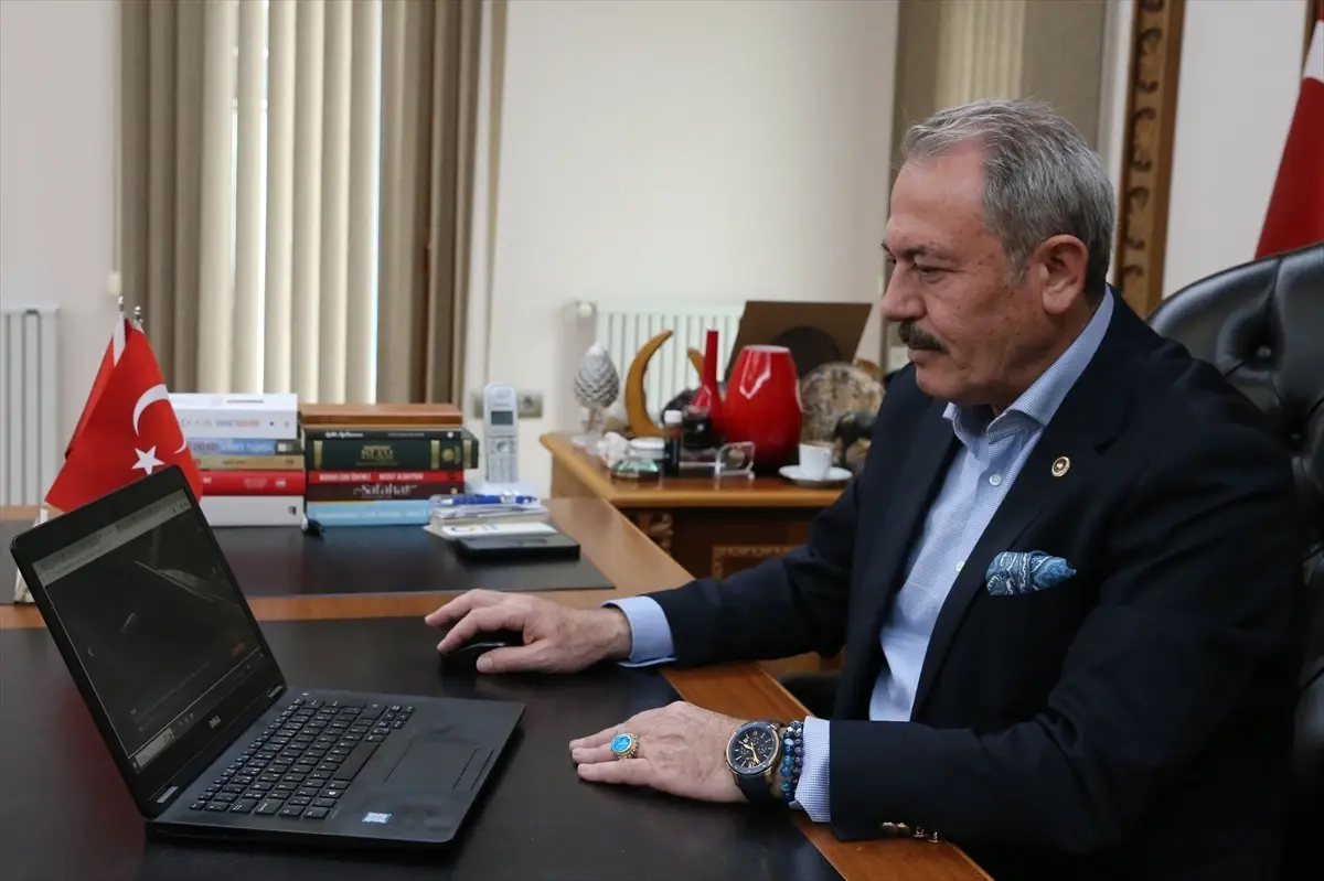 Tin, ‘Yılın Kareleri’ Oylamasına Katıldı