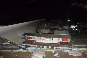 TIR Kazasında Sürücü Hayatını Kaybetti