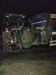 Tokat’ta Kamyonet ile Traktör Çarpıştı: 2 Yaralı