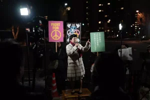 Tokyo’da Protesto: Başbakan’ın Açıklamalarına Tepki