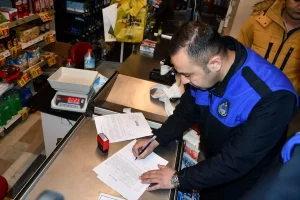 Torbalı’da İki Market Mühürlendi