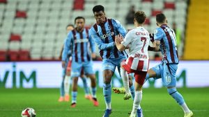 Trabzonspor, Antalyaspor karşısında 2 puan bıraktı