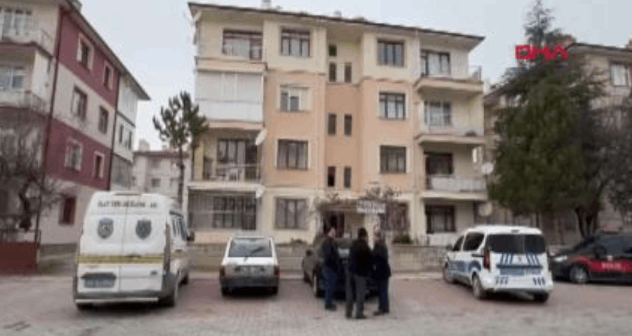 Tüfeğini temizlerken kendini yaraladı