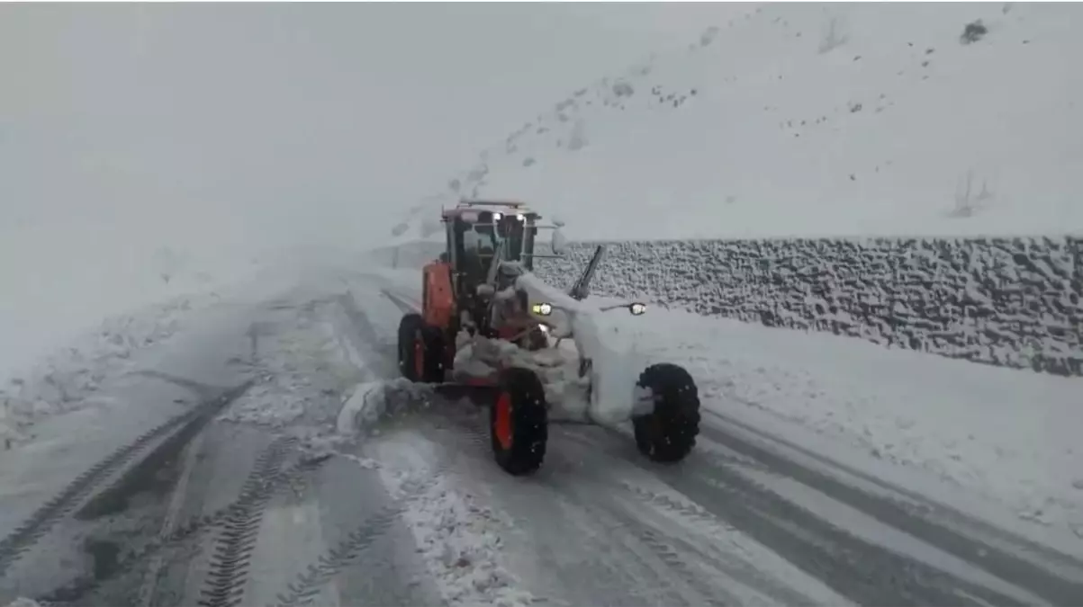Tunceli-İçin Kar Temizleme Çalışmaları Başladı