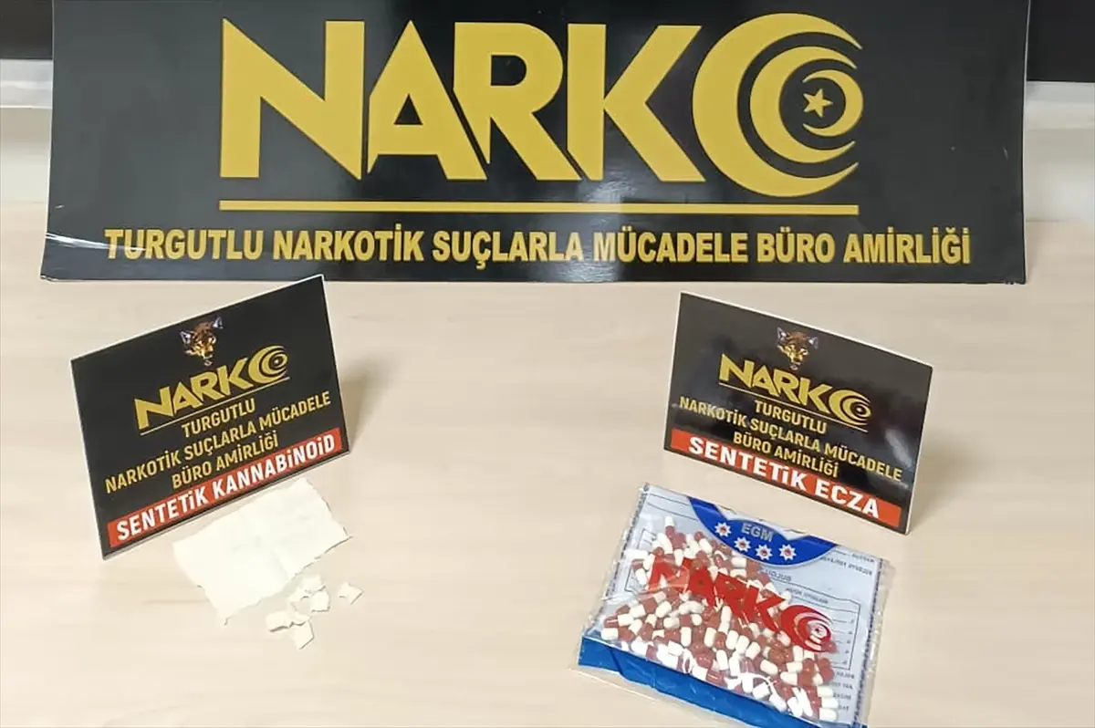 Turgutlu’da Otobüsle 56 Bin Sentetik Hap Ele Geçirildi