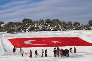 Türkiye, Sarıkamış şehitlerini anmak için Allahuekber Dağları’nda bir araya geldi
