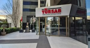 Ucuz tatile göz diktiler