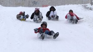 Ülke genelinde soğuk hava hakim: İstanbul’daki fırtına yerini kar yağışına bırakıyor