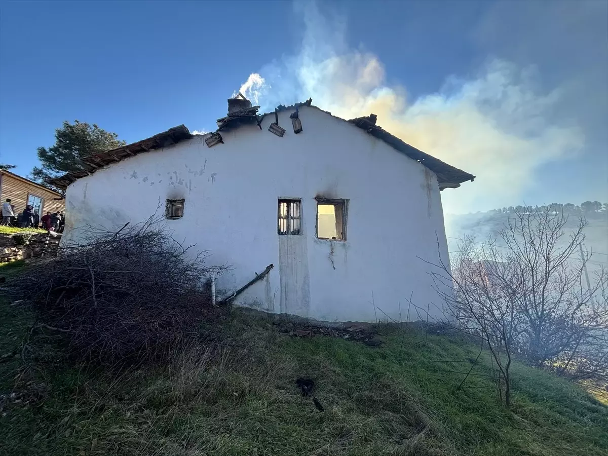 Ulubey’de Yangın: 87 Yaşında Adam Hayatını Kaybetti