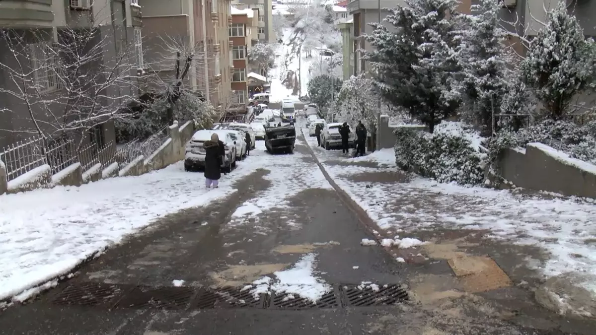 Ümraniye’de Otomobil Takla Attı