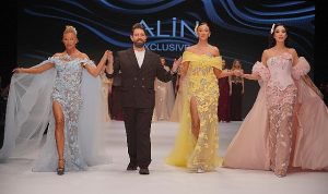 Ünlü mankenlerden net mesaj: ‘Bayrağımız Kırmızı Çizgimizdir’