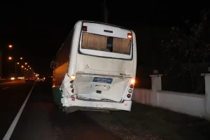 Ünye’de Otobüs ve Midibüs Çarpıştı