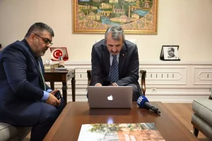 Vali Sezer, AA’nın Yılın Kareleri Oylamasına Katıldı