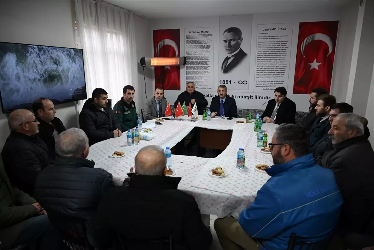 Vali Sezer Bosna Köyü’nde İncelemelerde Bulundu