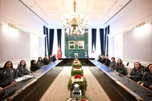 Vali Turan, Kadın Basketbol Takımı ile Bir Araya Geldi