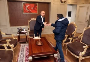 Vali Varol, Halkla Buluştu