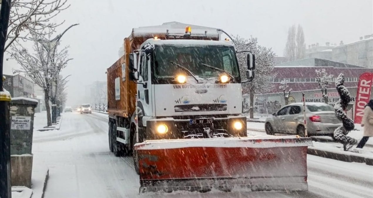 Van’da 133 yerleşim yerinin yolu ulaşıma kapalı