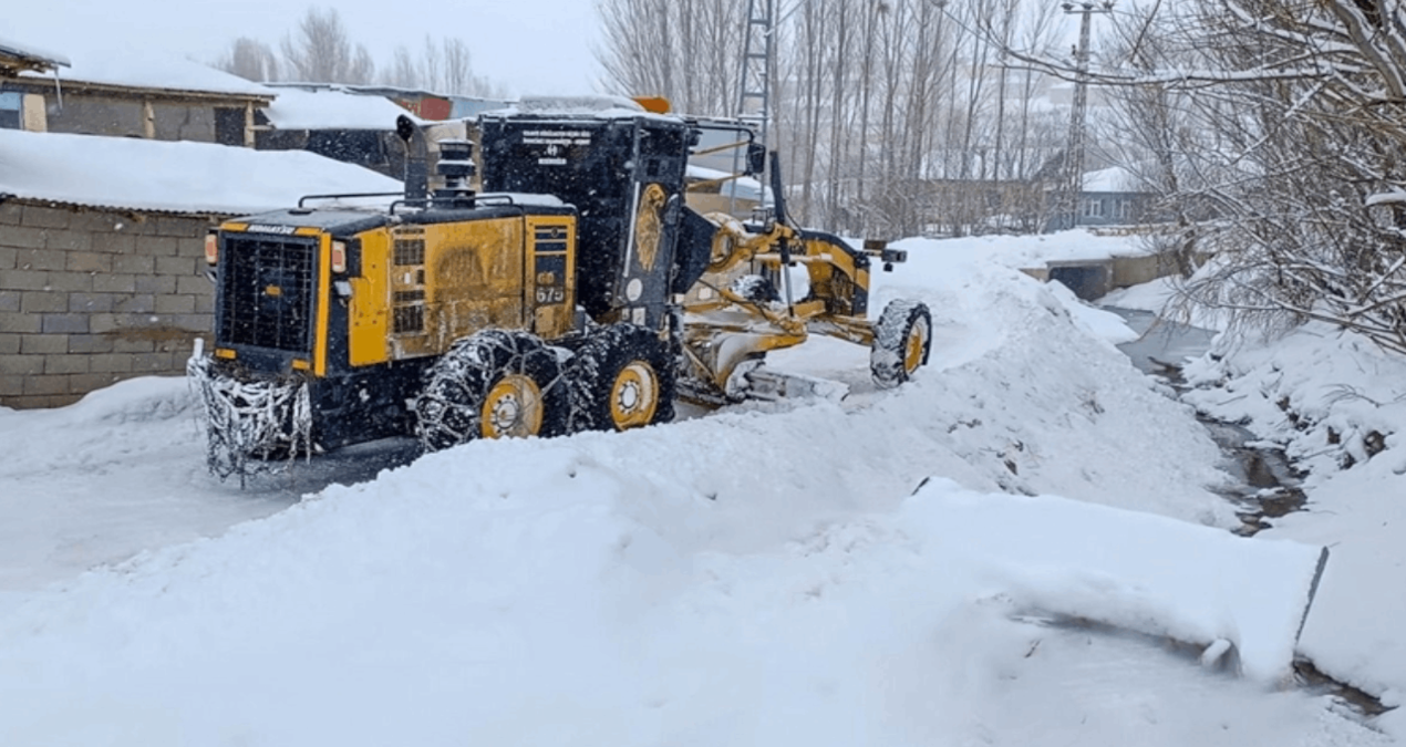 Van’da 287 yerleşim yeri yolundan 89’u ulaşıma açıldı
