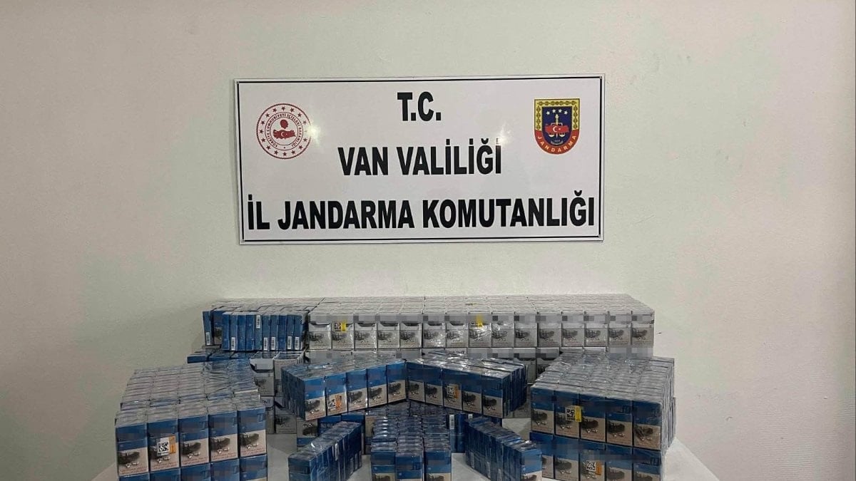 Van’da çok sayıda uyuşturucu madde ve kaçak sigara ele geçirildi