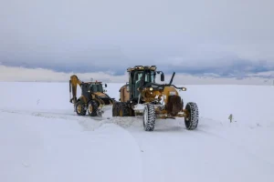 Van’da Kar Yağışı 283 Yolu Kapatmış
