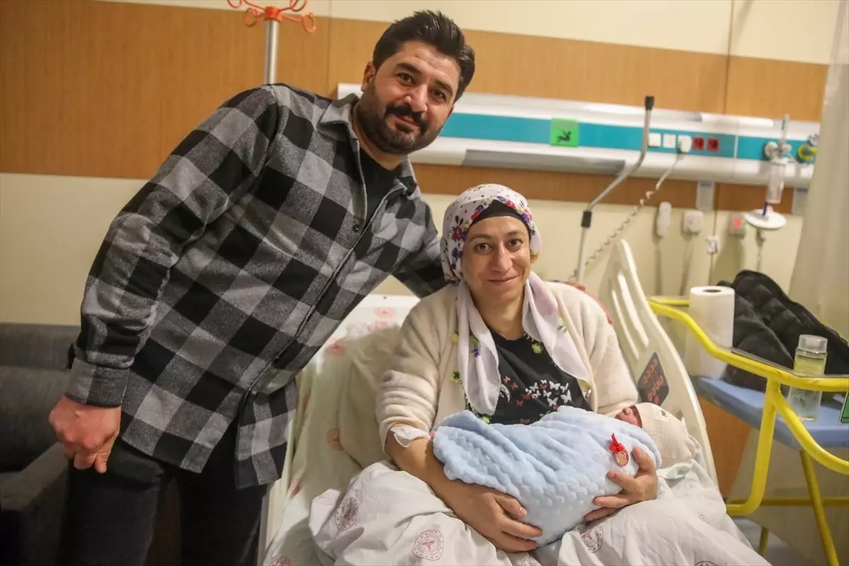 Van’da Yeni Yılın İlk Bebeği ‘Mert Buğra’ Dünyaya Geldi