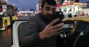 Vicdansız taksici! İki engelliyi zorla indirdi