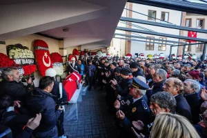 Yalova’da DEAŞ’a yönelik operasyonda şehit olan Pehlivan son yolculuğuna uğurlandı