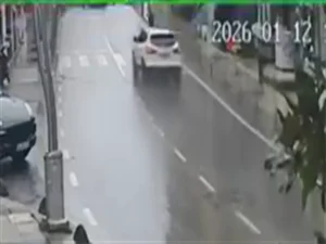 Yaya Geçidinde Otomobil Çarpan Kadın Hayatını Kaybetti