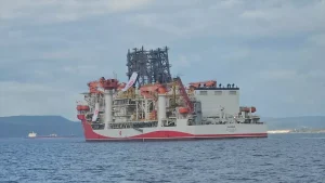 Yeni Sondaj Gemisi ‘Yıldırım’ Boğaz’dan Geçti