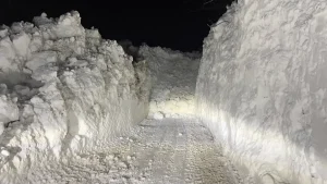 Yeşiltaş Köyü’nün Yolu Çığdan Sonra Açıldı