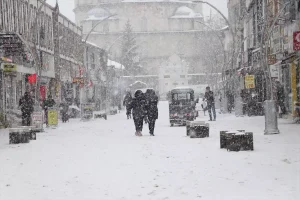 Yozgat’ta Kar Yağışı Etkili Oluyor