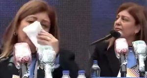 Zeydan Karalar’ın eşi gözyaşlarını tutamadı: Sloganla destek verdiler!