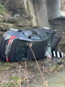 Zonguldak’ta Dereye Düşen Araçta Sürücü Yaralandı
