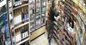 17 yaşındaki çocuk tekel bayine ateş açtı! Saldırının kayıtları ortaya çıktı