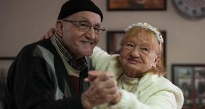 19 yıl aradan sonra huzurevinde tekrar bir araya geldiler