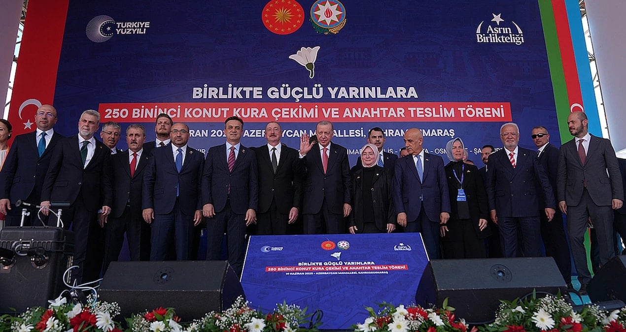 3 tören için 27 milyon