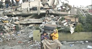 360 bin kişi hâlâ konteynerde