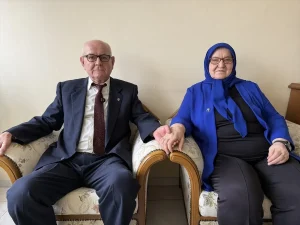 56 Yıllık Aşk: Bodur Çifti Huzurevinde