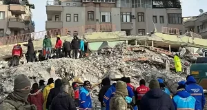 78 kişinin yaşamını yitirdiği Hakimbey Apartmanı’nın yerine yapılan inşaatın ruhsatsız olduğu iddia edildi