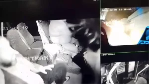 Adana’da Minibüs ve Otomobil Çarpıştı