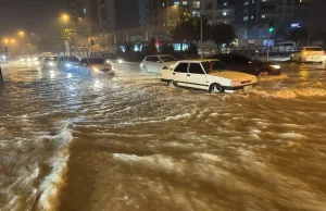 Adana’da Sağanak Yağış Ulaşımı Olumsuz Etkiledi