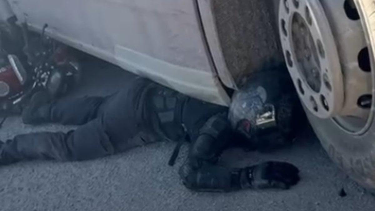 Adana’da tırın altında kalan kurye o anları anlattı