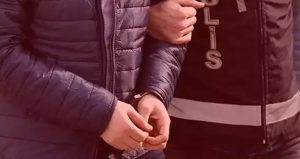 Aile apartmanı cephaneye döndürdüler! 3 kişi tutuklandı